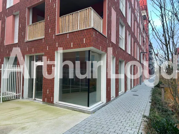Local commercial 106 m² 