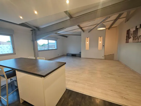 Votre Local (79m²) dans Zone Artisanale Réputée + Garage (65m²) 