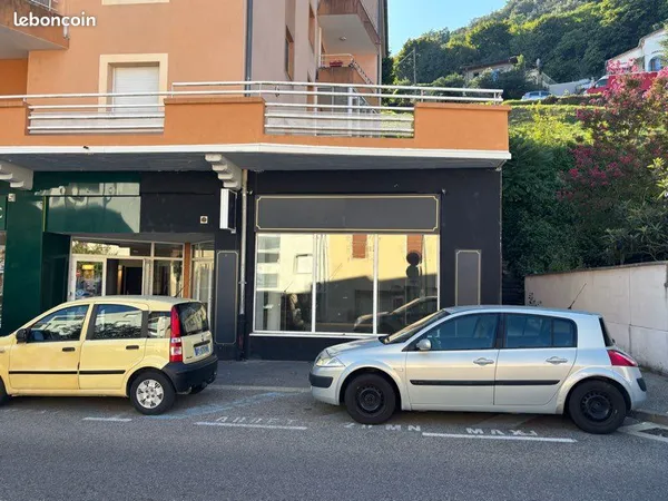 Local commercial Restauration 