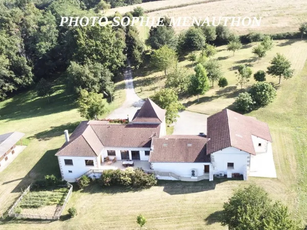 Propriété 8 pièces 300 m² 