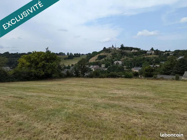 Terrain 2027 m² BERTHOLENE 