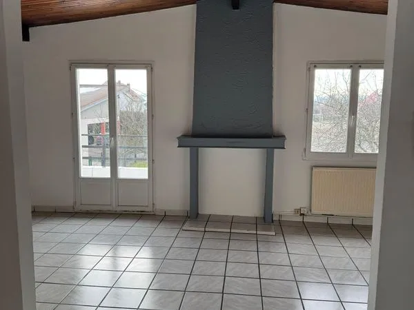 À louer - Appartement Appartement F4 de 90 m² avec jardin et terrasse 