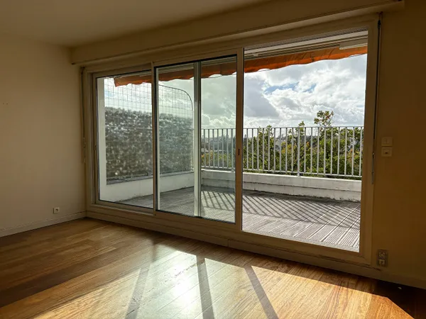 Appartement T2 de 49 m² en duplex avec une terrasse et vue dégagée sur la Chézine au dernier 