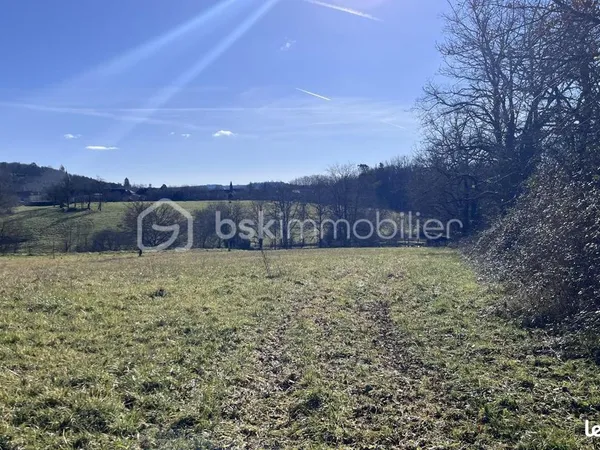 Terrain 12 247 m² Hautefort 