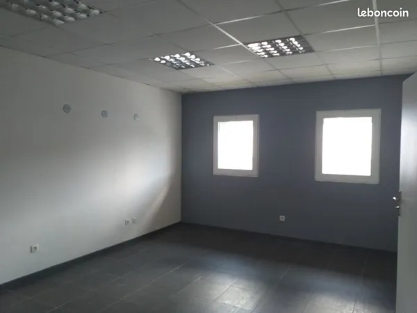 Bureaux 52 m² FORT DE FRANCE 