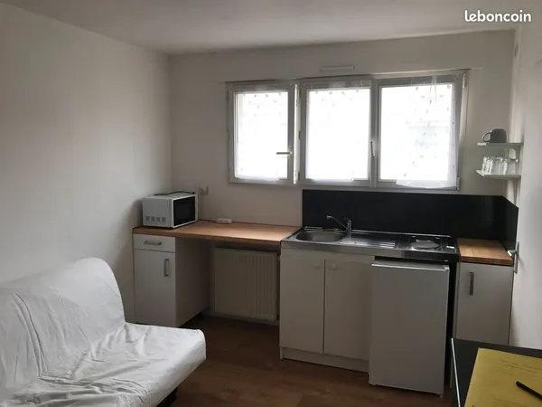 STUDIO MEUBLE SUD GARE - QUARTIER SAINTE THERESE - 16 m² 