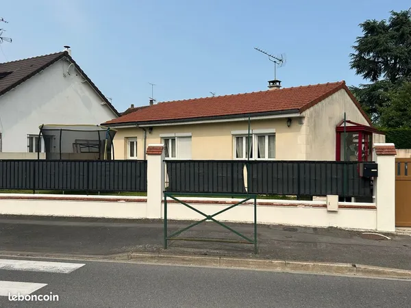 Maison individuelle rénovée - 2 chambres + bureau - Véranda - Garage - Jardin - 