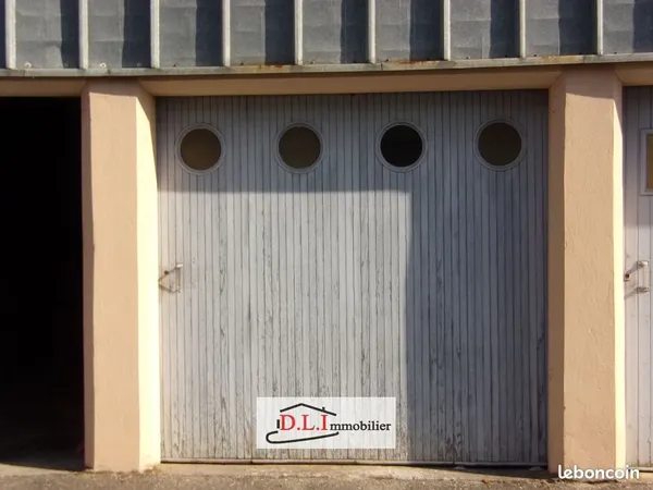 Parking/box Moissac 