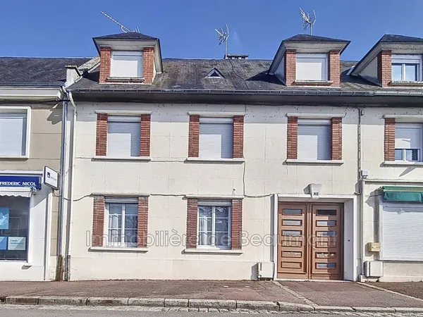 Ensemble immobilier à Beaumont Le Roger 