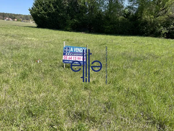 TERRAIN PLAT 