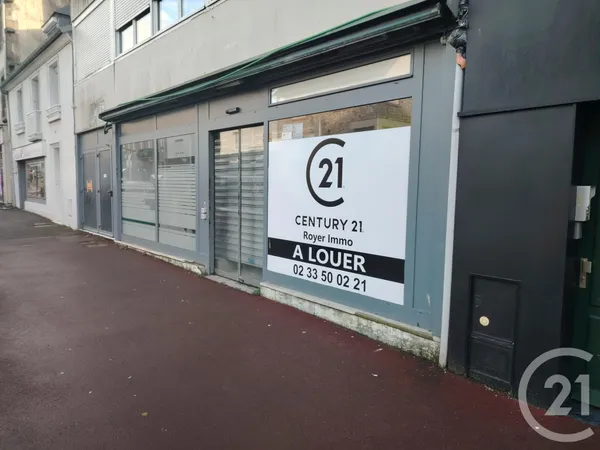 Local commercial 328 m² 