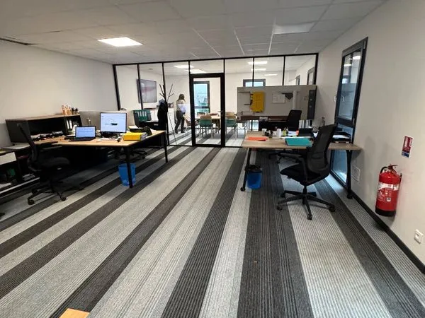 Local 600 m² QUIMPER 