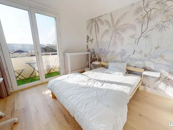 Chambre 5 pièces 63 m² 