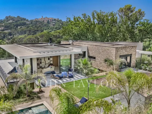 Superbe villa contemporaine à Mougins : Une résidence d'exceptio 