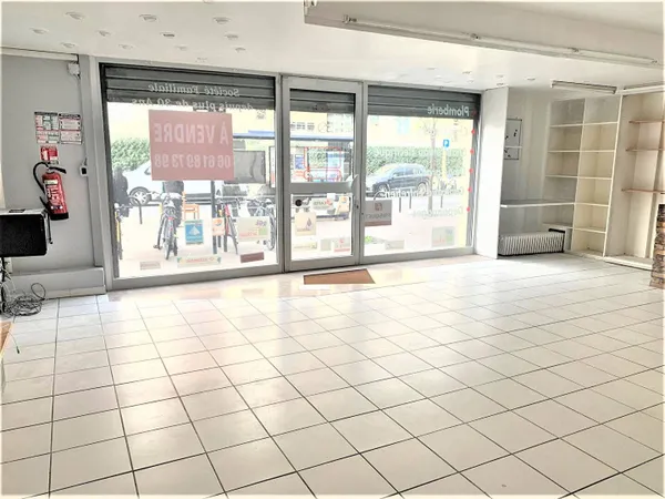 Local commercial 83 m² 