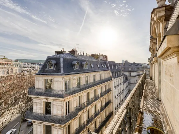 Appartement Paris 8e - MADELEINE - dernier étage 