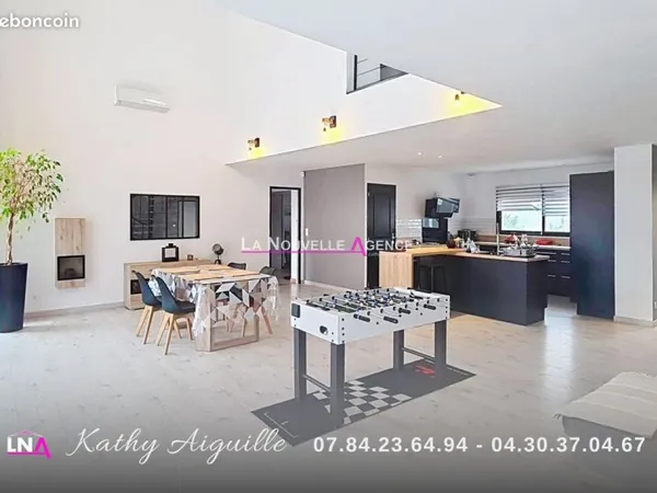 Villa 4 pièces 200 m²