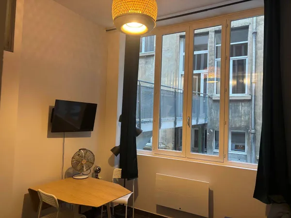 Appartement 1 pièce 14 m² 