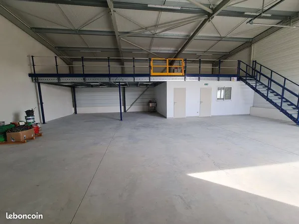 Parking 300 m² 