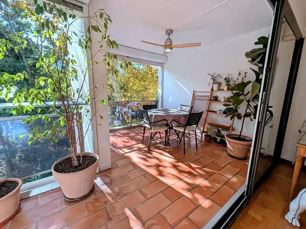 Carré d'Or, adresse recherchée -- Appartement familial T4 de 