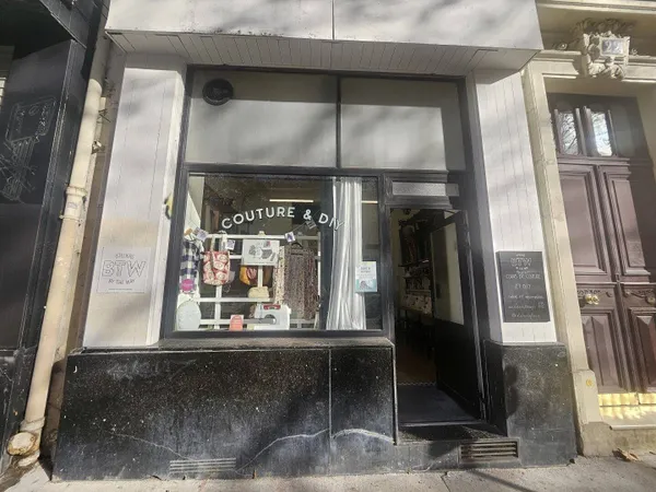 Boutique 1 pièce 62 m² 