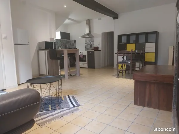 A loué T1 meublé , centre Riom 