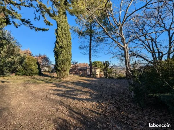 Terrain 1 013 m² Pierrevert 
