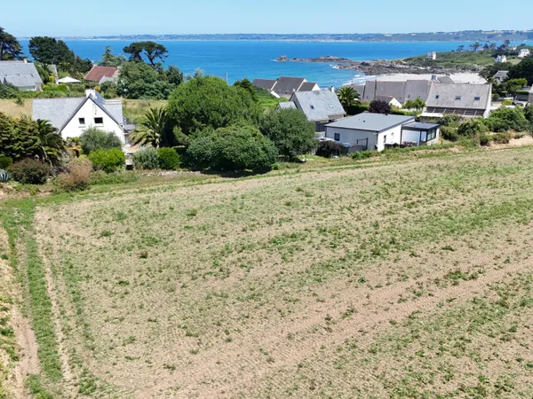 Locquirec, proche mer, Grand Terrain constructible 