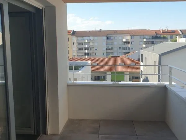 Appartement en location LYON 8
