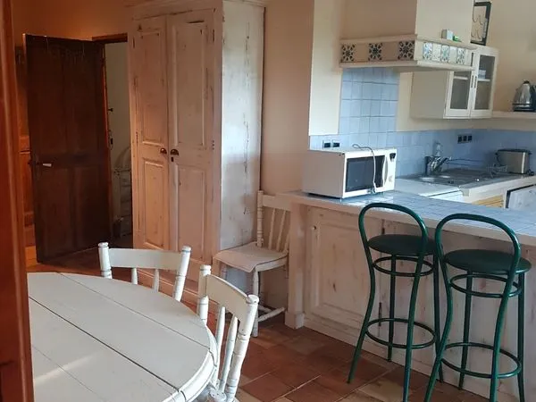 Appartement meublé avec terrasse en campagne lieu calme 
