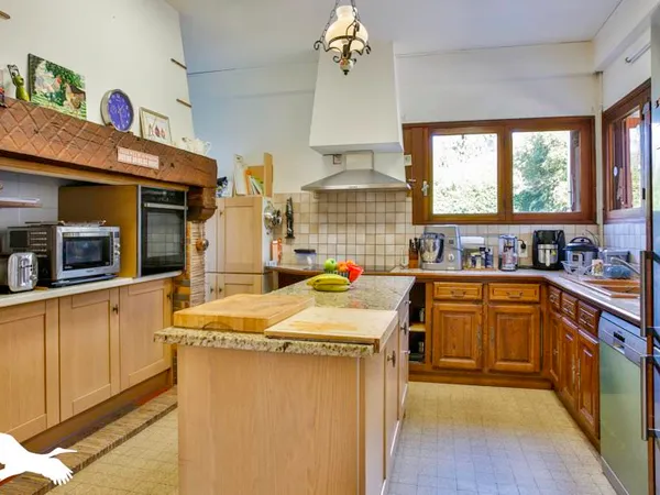 Maison traditionnelle 6 pièces 200 m² 