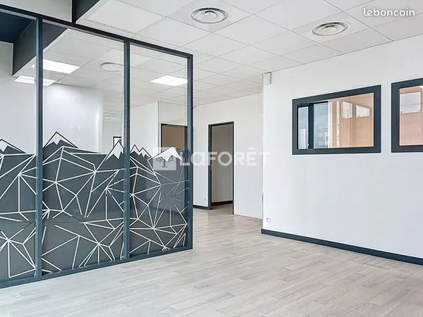 Bureaux 100 m² 