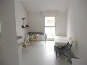 Studio 1 pièce 18 m² 