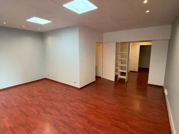Local commercial 45 m² LIMOGES 