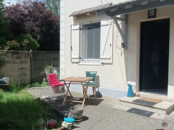 Loue 1 chambre dans maison 