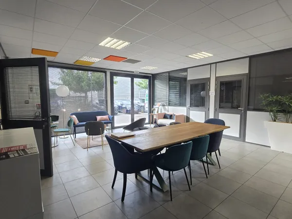 Bureaux en RDC - 115 m2 - La Seyne sur Mer 