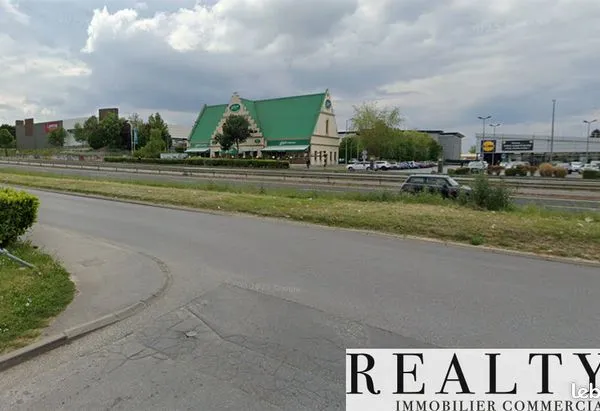 Local commercial 800 m² 