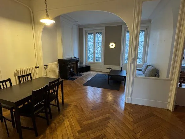 Chambre dans un appartement de 100m2 