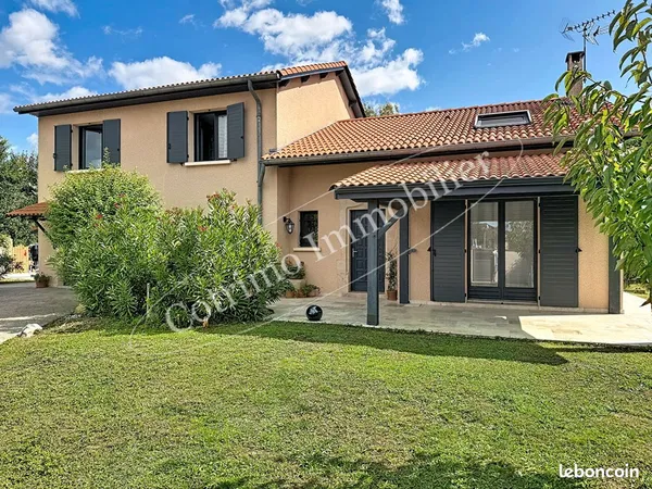 Maison 8 pièces 157 m² 