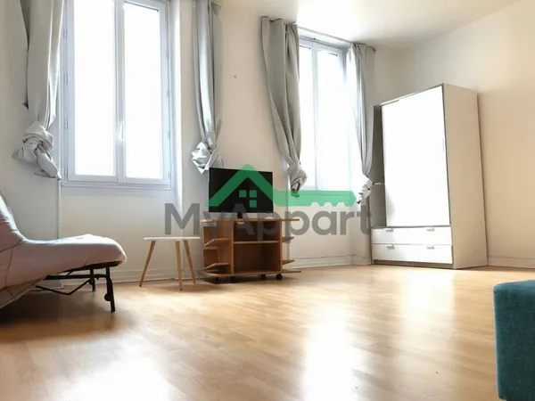 Studio 1 pièce 45 m² 
