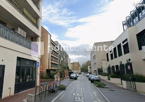 Local commercial 830 m² 