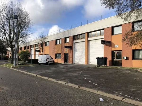 Entrepôt 1307 m² 