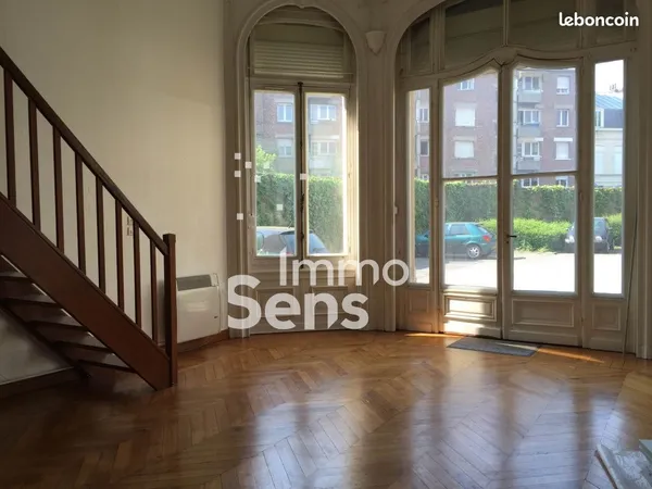 Studio 2 pièces 55 m² 