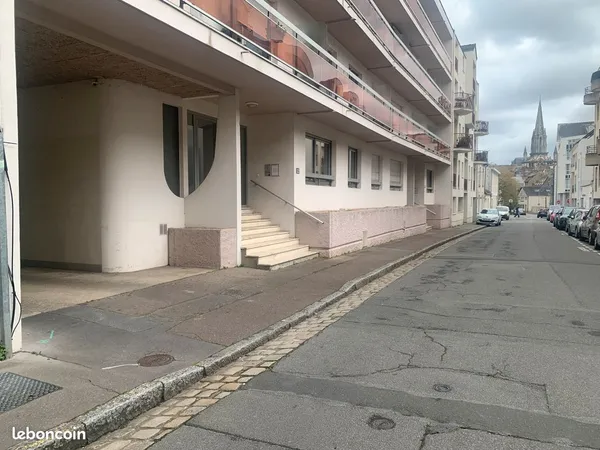 Emplacement parking sécurisé centre Nantes 