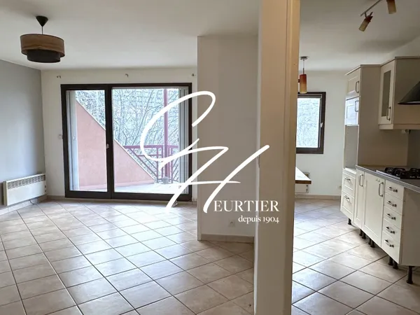 Grenoble - T3 + C de 70m2 avec balcon agréable 