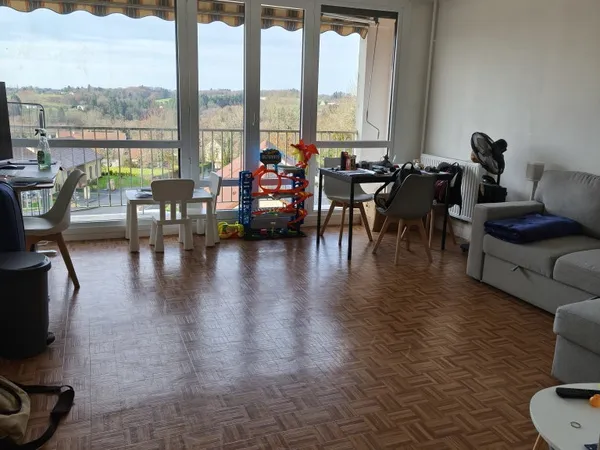Appartement de type T3 au deuxième étage 
