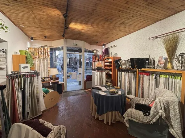 Local commercial ou professionnel 