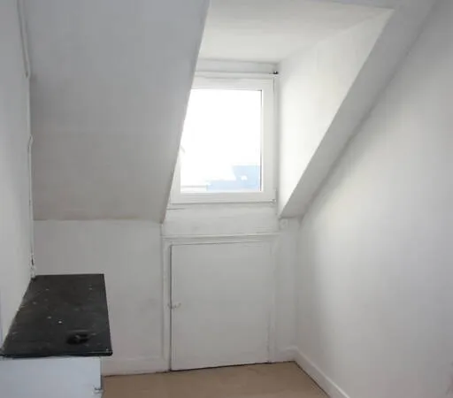 Chambre de service 1 pièce 9 m² 
