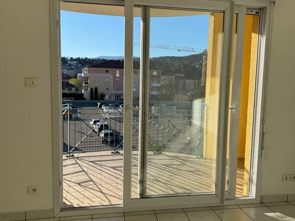 Appartement T3 traversant et très lumineux dans bel résidence aux domaine de la gare 