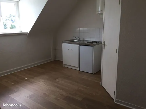 Studio 1 pièce 12 m² 